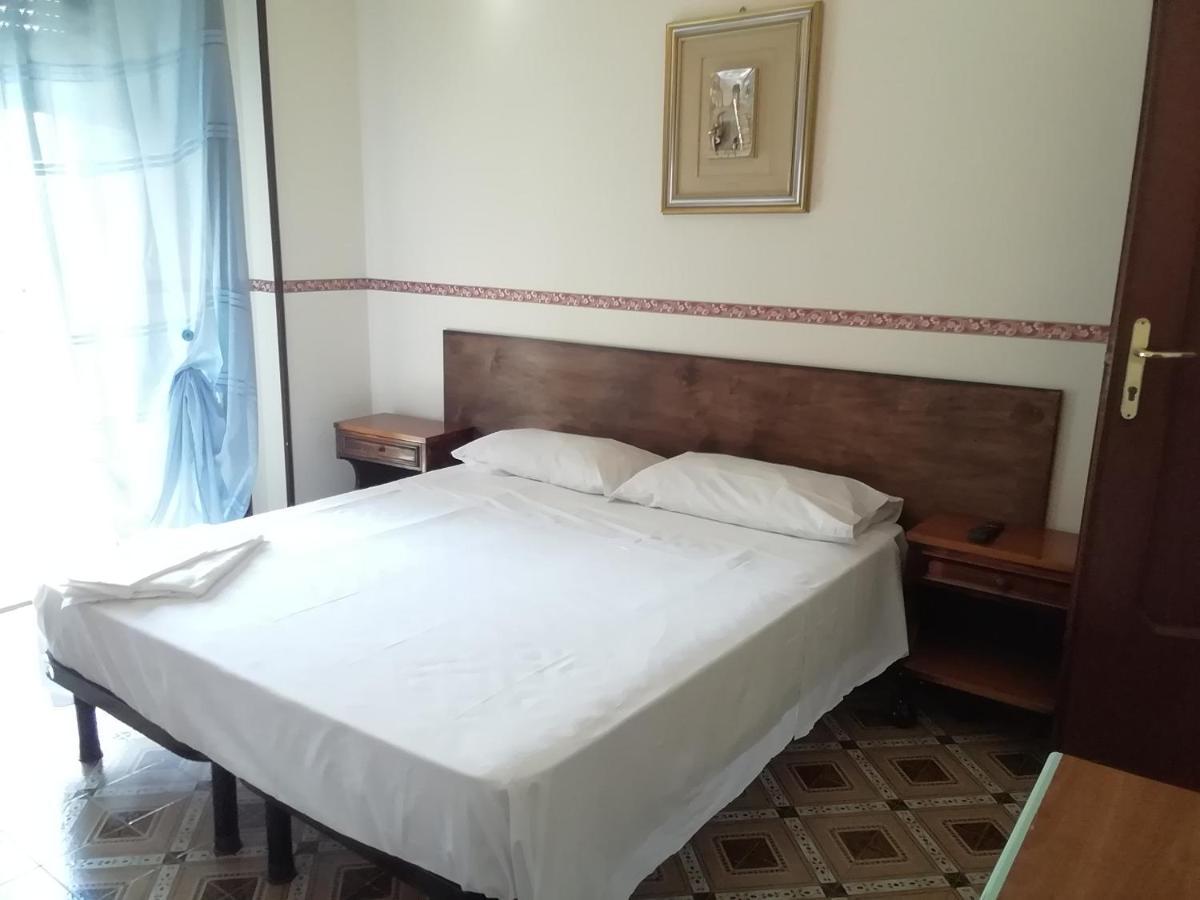 Hotel La Carina 格罗塔米纳尔达 外观 照片