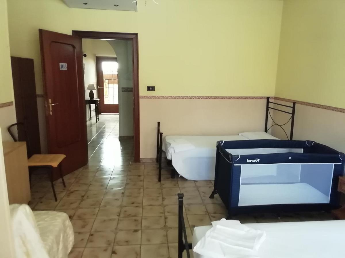 Hotel La Carina 格罗塔米纳尔达 外观 照片