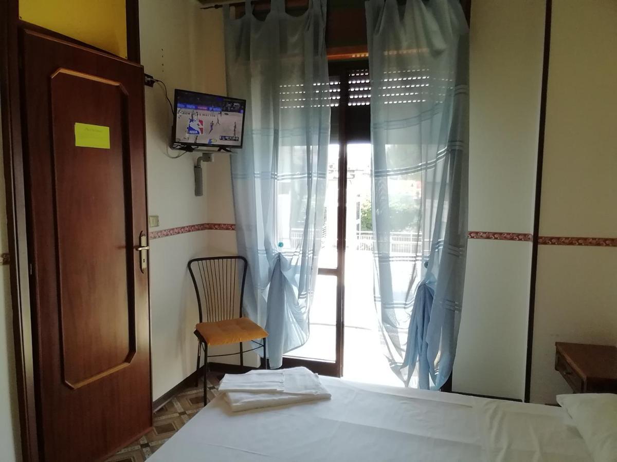 Hotel La Carina 格罗塔米纳尔达 外观 照片