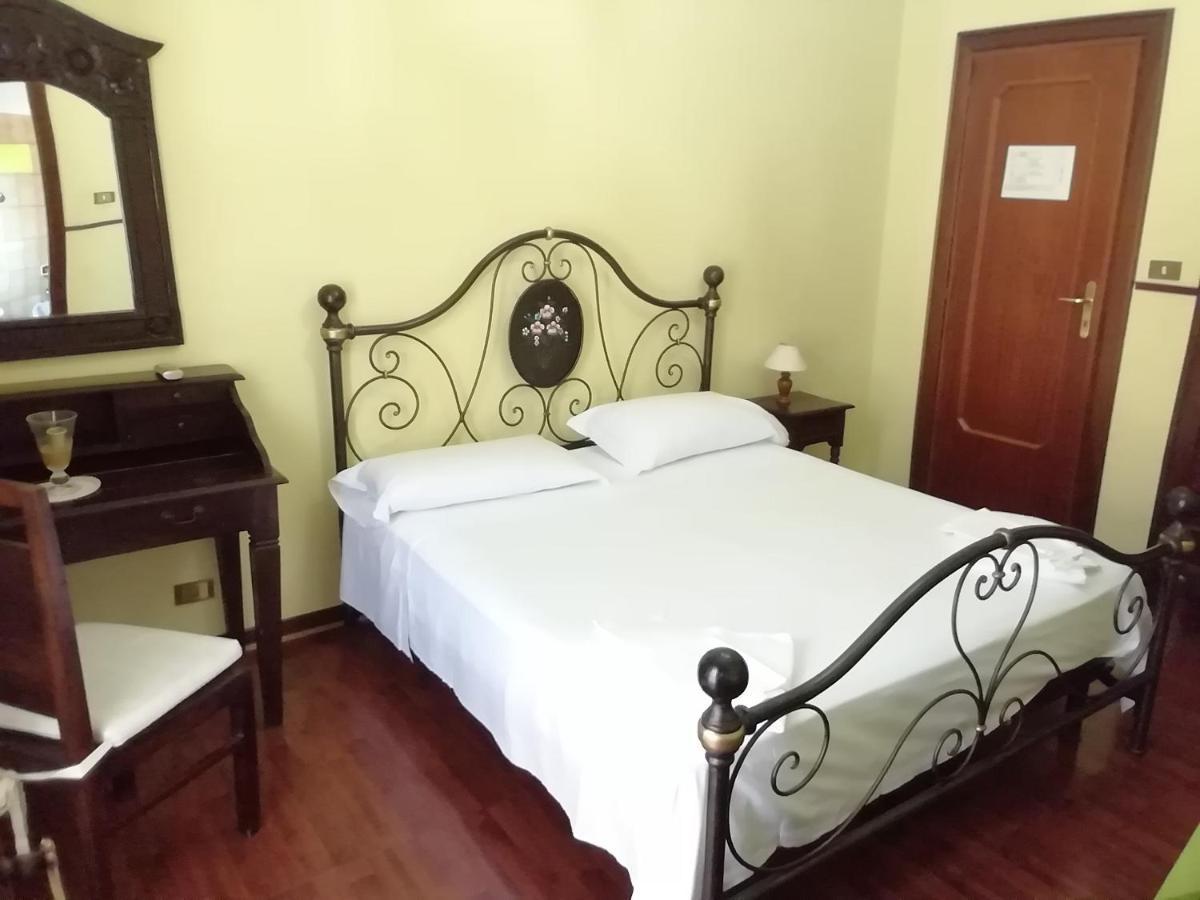 Hotel La Carina 格罗塔米纳尔达 外观 照片